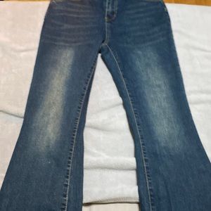 SHEIN- flared jeans- medium